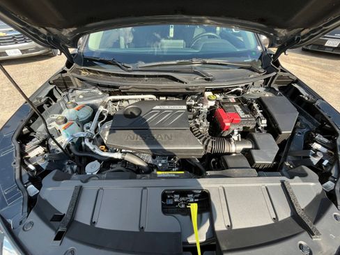 Used 2025 Nissan Rogue SV image 33