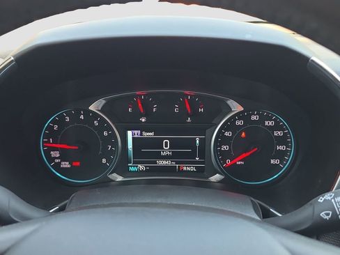 Used 2018 Chevrolet Equinox Premier FWD image 10