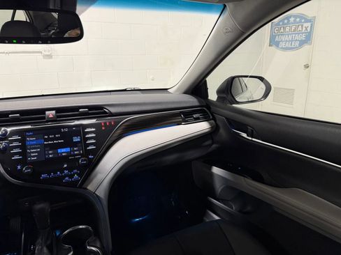 Used 2019 Toyota Camry XLE FWD image 21