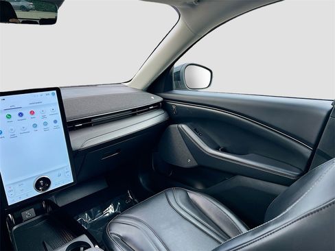 Used 2023 Ford Mustang Mach-E Premium image 23