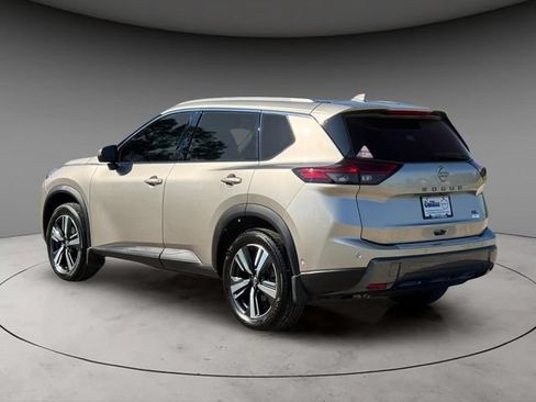 Certified 2025 Nissan Rogue SL w/ SL Premium Package FWD image 7