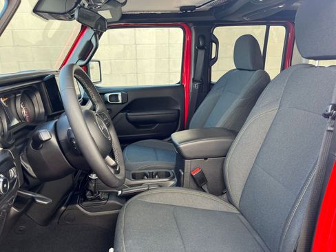 Used 2025 Jeep Wrangler Sport S image 25