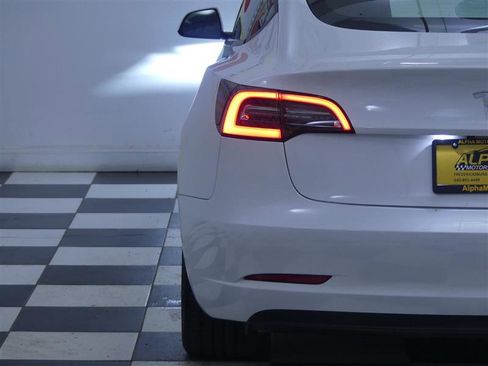 Used 2023 Tesla Model 3 Standard Range image 28