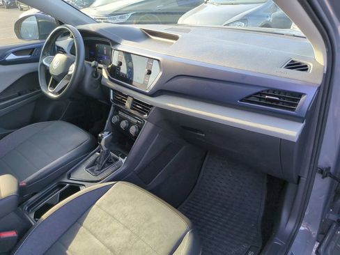 Certified 2023 Volkswagen Taos SE w/ Panoramic Sunroof Package FWD image 6