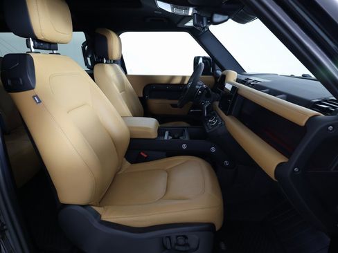Used 2024 Land Rover Defender 90 V8 image 10