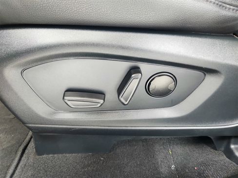 Used 2023 Ford Explorer Limited image 20