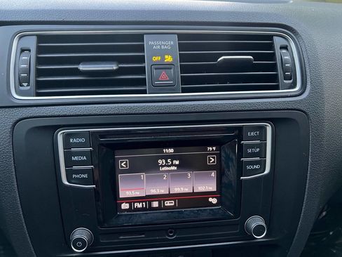 Used 2017 Volkswagen Jetta S image 15