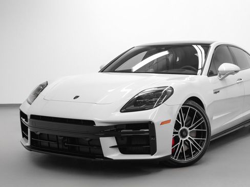 Certified 2025 Porsche Panamera Turbo image 7