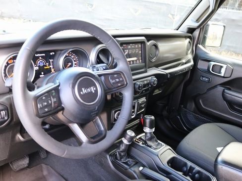 Used 2023 Jeep Wrangler Sport S image 13