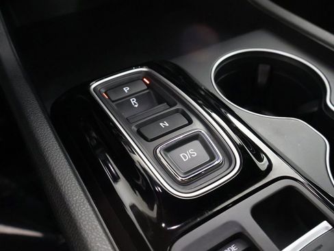 Used 2025 Honda Pilot Sport image 51