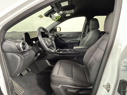 Used 2025 Chevrolet Equinox LT image 24