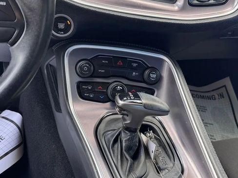 Used 2019 Dodge Challenger SXT image 11