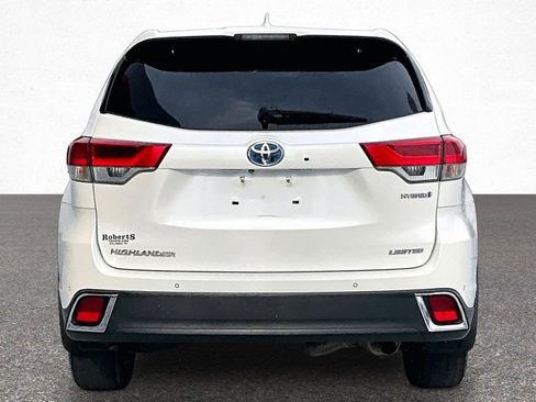 Certified 2018 Toyota Highlander Limited Platinum image 6
