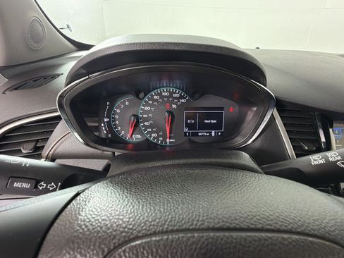 Used 2019 Chevrolet Trax LT w/ LT Convenience Package FWD image 18