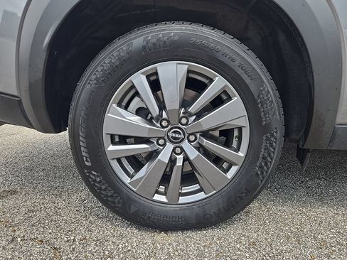 Used 2024 Nissan Pathfinder SV FWD image 29