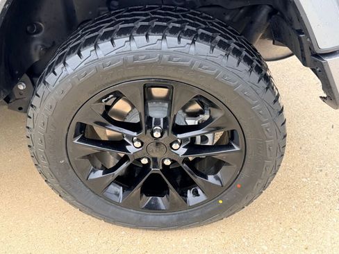 Used 2021 Jeep Wrangler Unlimited Sahara image 9