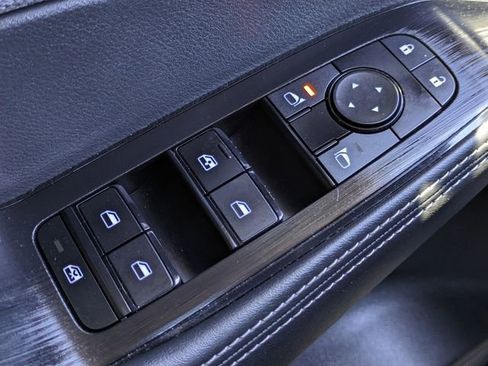 Used 2023 Nissan Rogue SV image 25