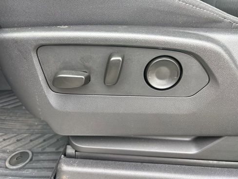 Used 2025 Chevrolet Silverado 1500 LT Trail Boss w/ Convenience Package II image 16