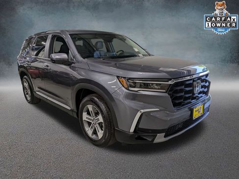 Used 2025 Honda Pilot EX-L image 3
