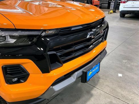 Used 2025 Chevrolet Colorado Z71 w/ Technology Package AWD/4WD image 33
