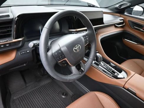 Used 2025 Toyota Crown Signia AWD/4WD image 21