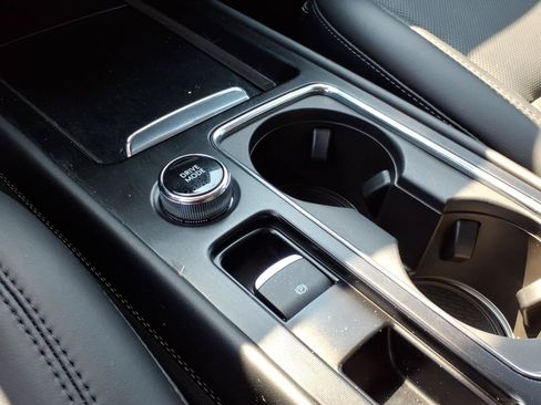 Used 2025 Lincoln Corsair AWD w/ Equipment Group 101A image 19