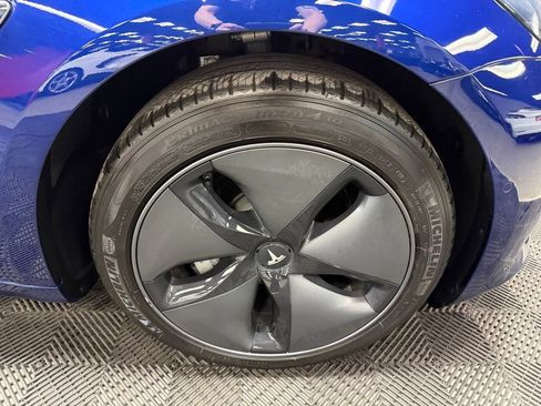 Used 2018 Tesla Model 3 Mid Range RWD image 18