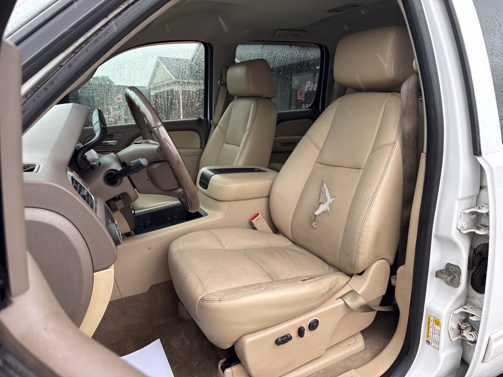 Used 2012 Chevrolet Silverado 3500 LTZ w/ LTZ Plus Package RWD image 4