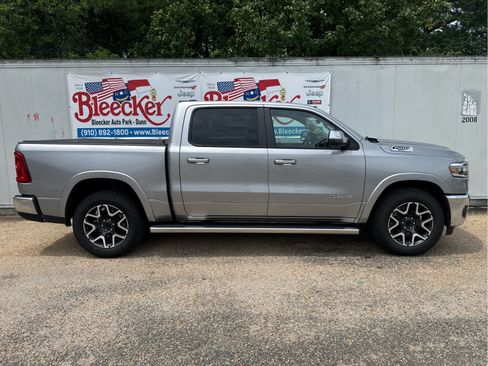 Used 2025 RAM 1500 Laramie AWD/4WD image 2