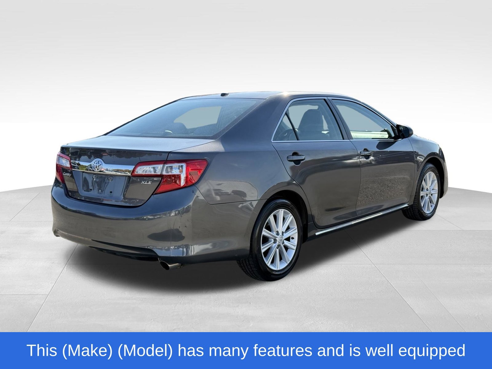 Used 2014 Toyota Camry XLE w/ Leather Package FWD image 10