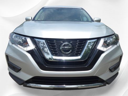 Used 2020 Nissan Rogue S image 4