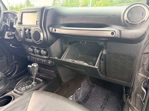 Used 2018 Jeep Wrangler Unlimited Sahara w/ Max Tow Package AWD/4WD image 27