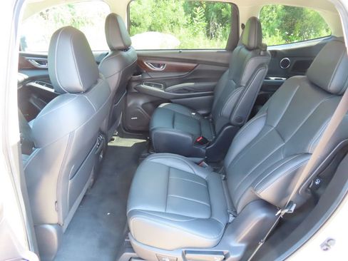 Used 2024 Subaru Ascent Touring AWD/4WD image 32