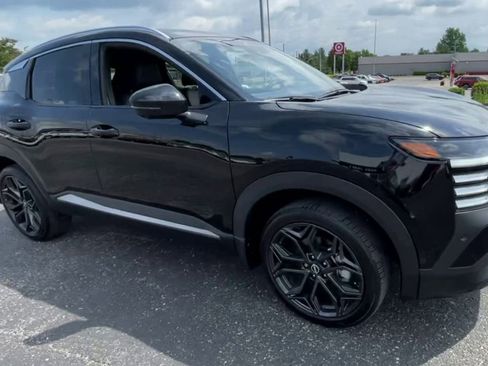Used 2025 Nissan Kicks SR AWD/4WD image 7