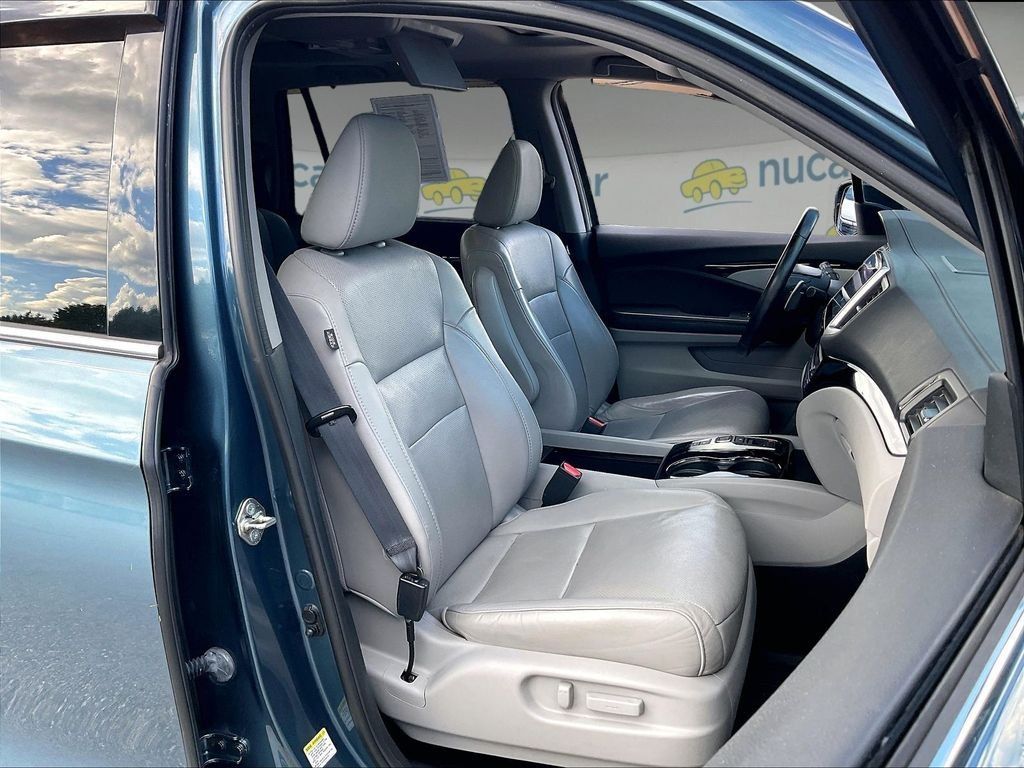 Used 2016 Honda Pilot Elite image 10