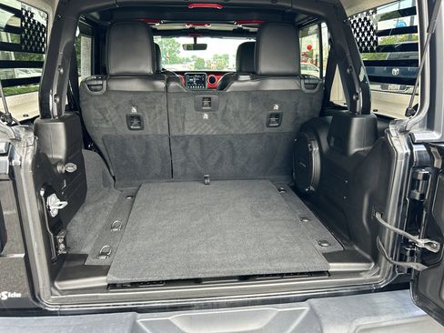 Used 2019 Jeep Wrangler Unlimited Rubicon w/ Dual Top Group image 10