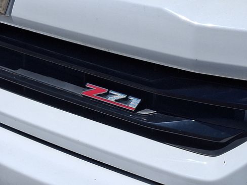 Used 2017 Chevrolet Silverado 1500 LT w/ All Star Edition AWD/4WD image 4