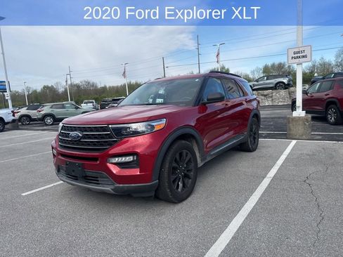 Used 2020 Ford Explorer XLT w/ Equipment Group 202A image 2