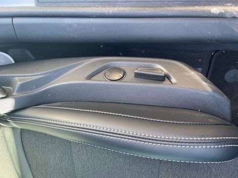 Used 2025 Ford Mustang Coupe image 7