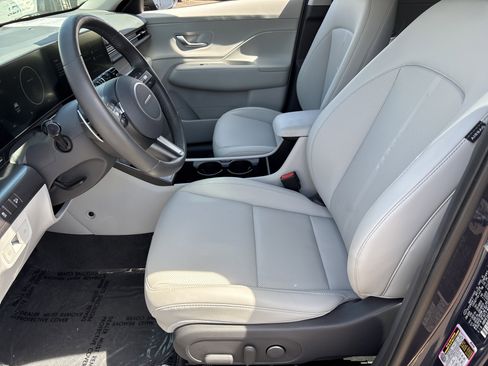 Used 2025 Hyundai Kona Limited FWD image 19