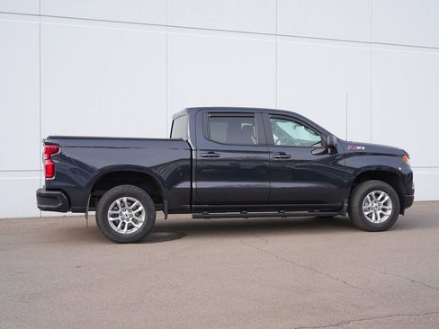 Used 2024 Chevrolet Silverado 1500 RST image 2