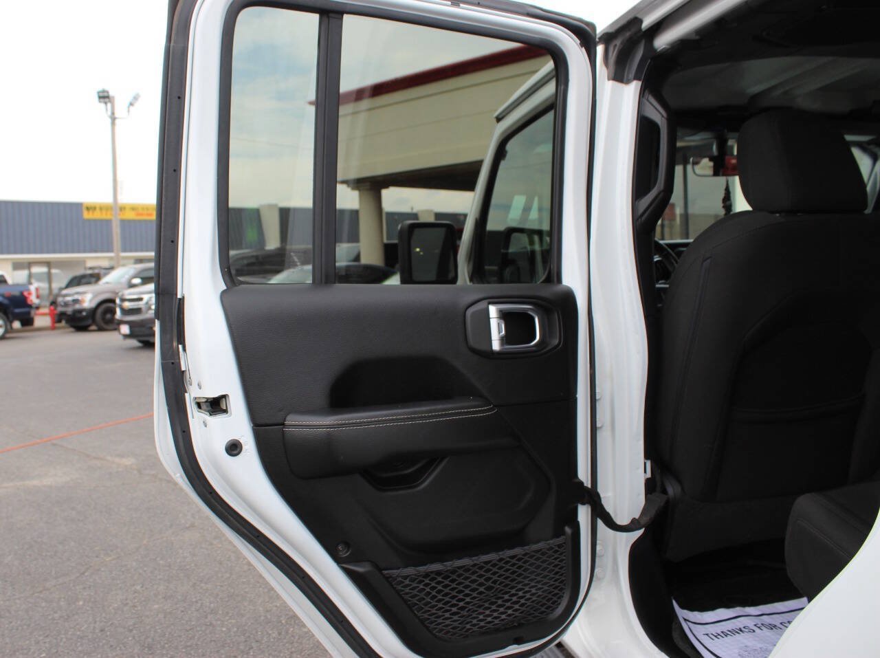 Used 2023 Jeep Gladiator Overland w/ Cold Weather Group AWD/4WD image 10