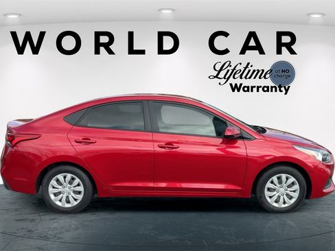Used 2020 Hyundai Accent SE image 2