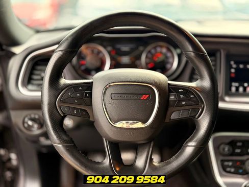 Used 2018 Dodge Challenger R/T w/ Performance Handling Group RWD image 15