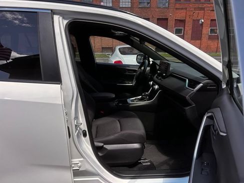 Used 2021 Toyota RAV4 SE w/ Weather & Moonroof Package AWD/4WD image 14