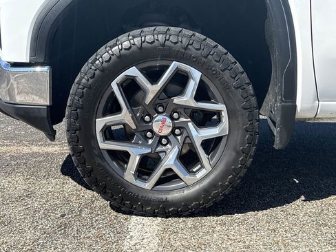 Used 2024 GMC Sierra 1500 SLT image 9