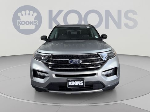 Used 2023 Ford Explorer XLT w/ Equipment Group 202A AWD/4WD image 11