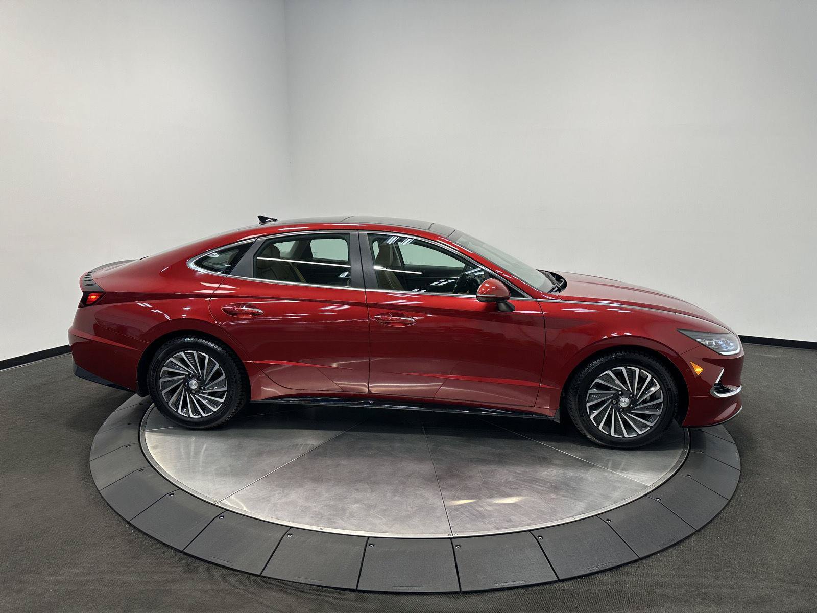 Certified 2023 Hyundai Sonata Limited w/ Cargo Package FWD image 8