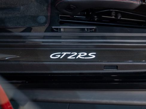 Used 2018 Porsche 911 GT2 RS RWD image 30