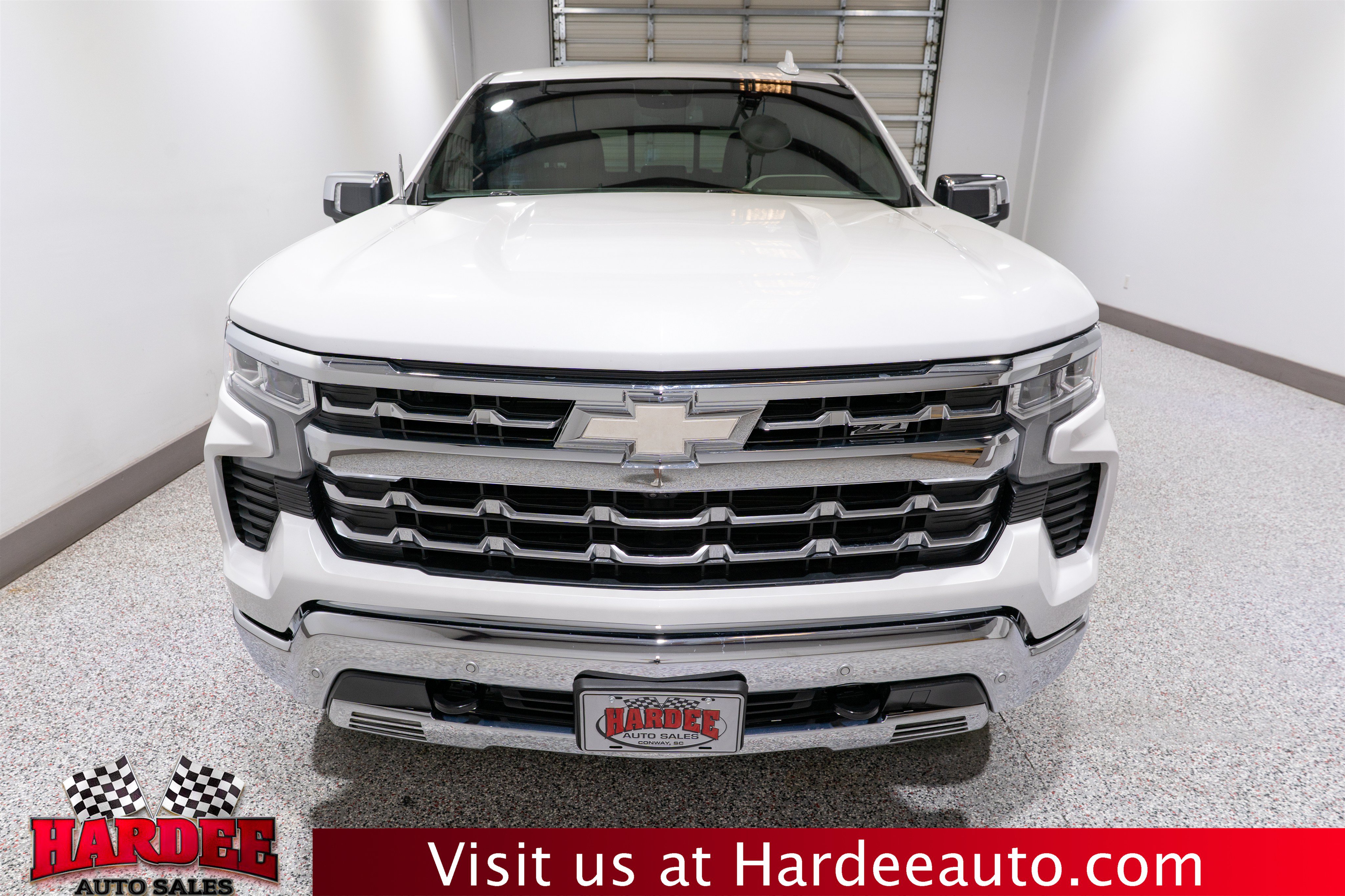 Used 2025 Chevrolet Silverado 1500 LTZ AWD/4WD image 7